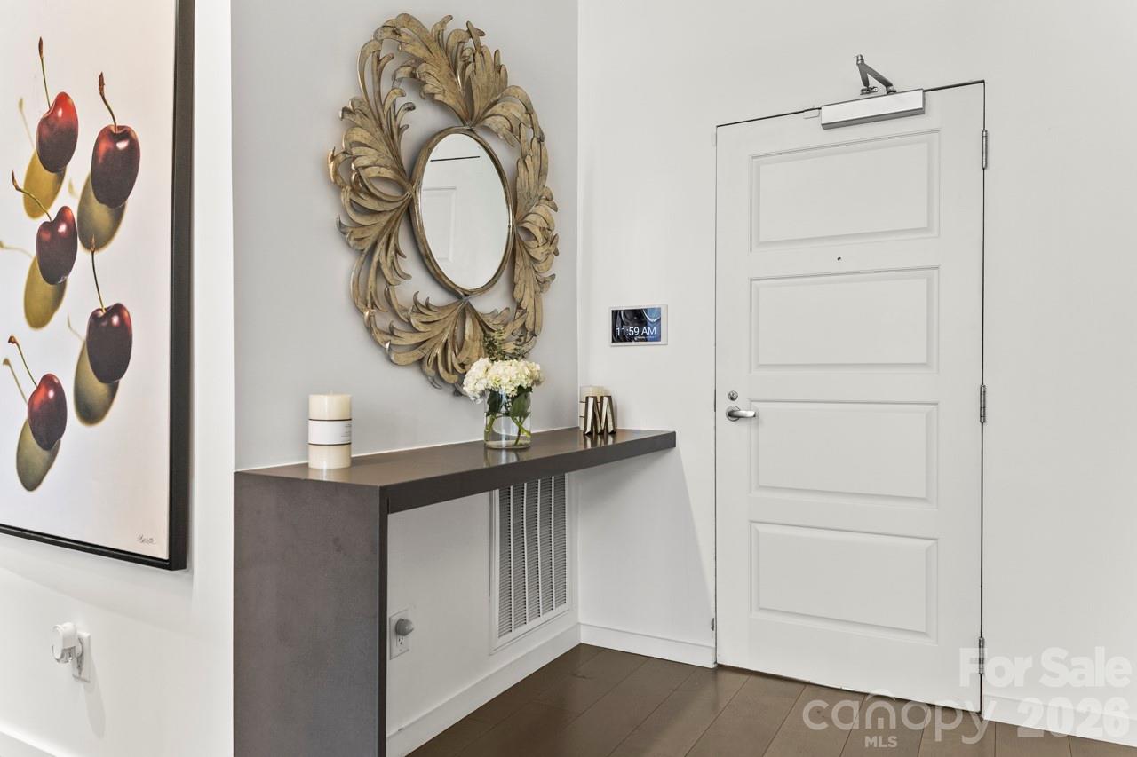 435 S Tryon Street Unit: 901