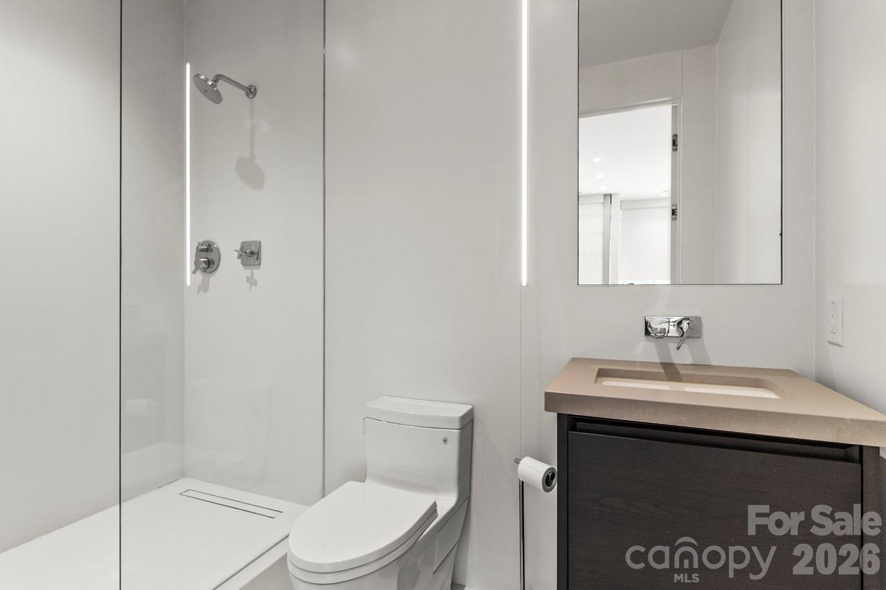 435 S Tryon Street Unit: 901
