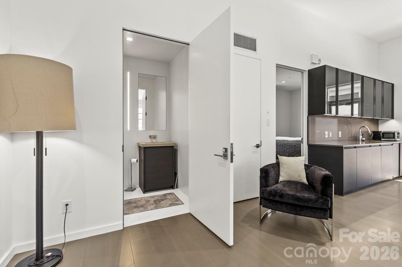 435 S Tryon Street Unit: 901