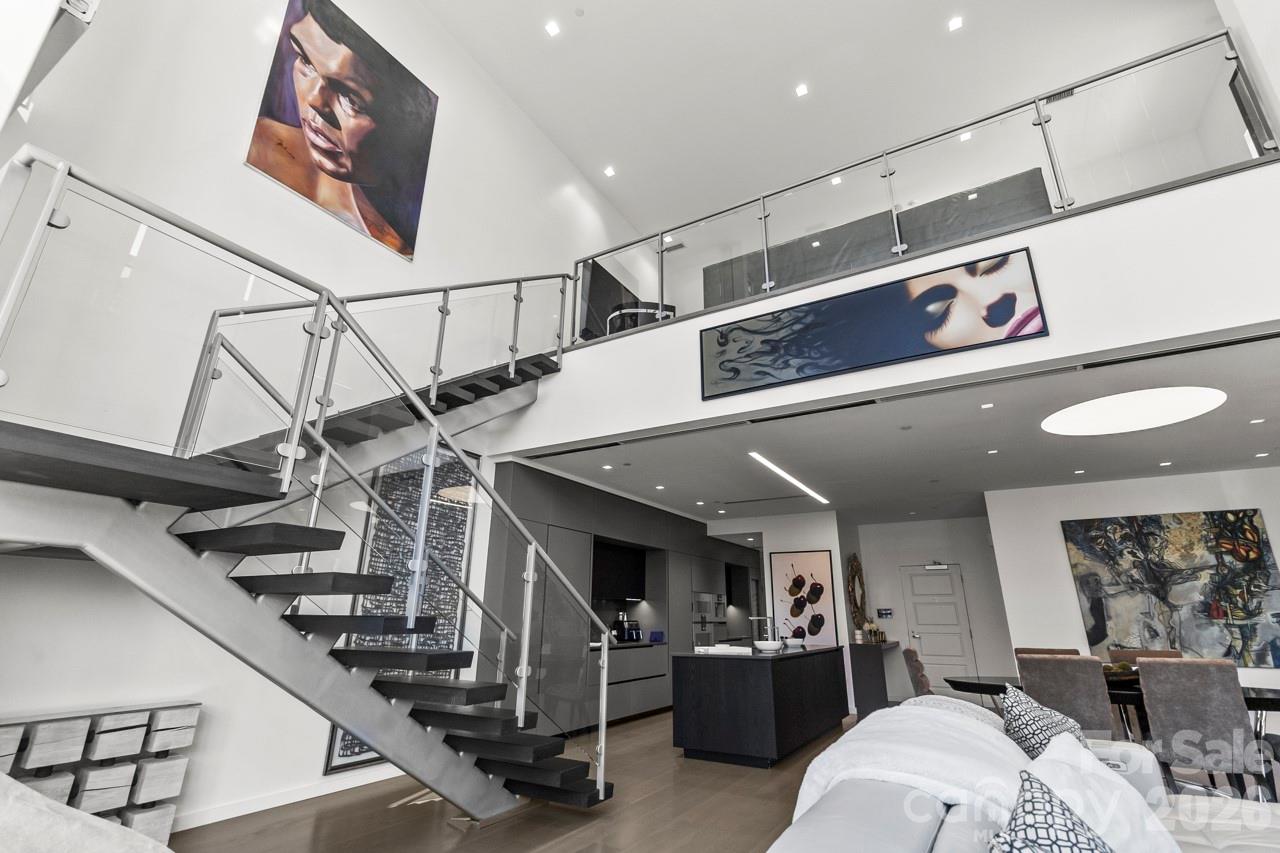 435 S Tryon Street Unit: 901