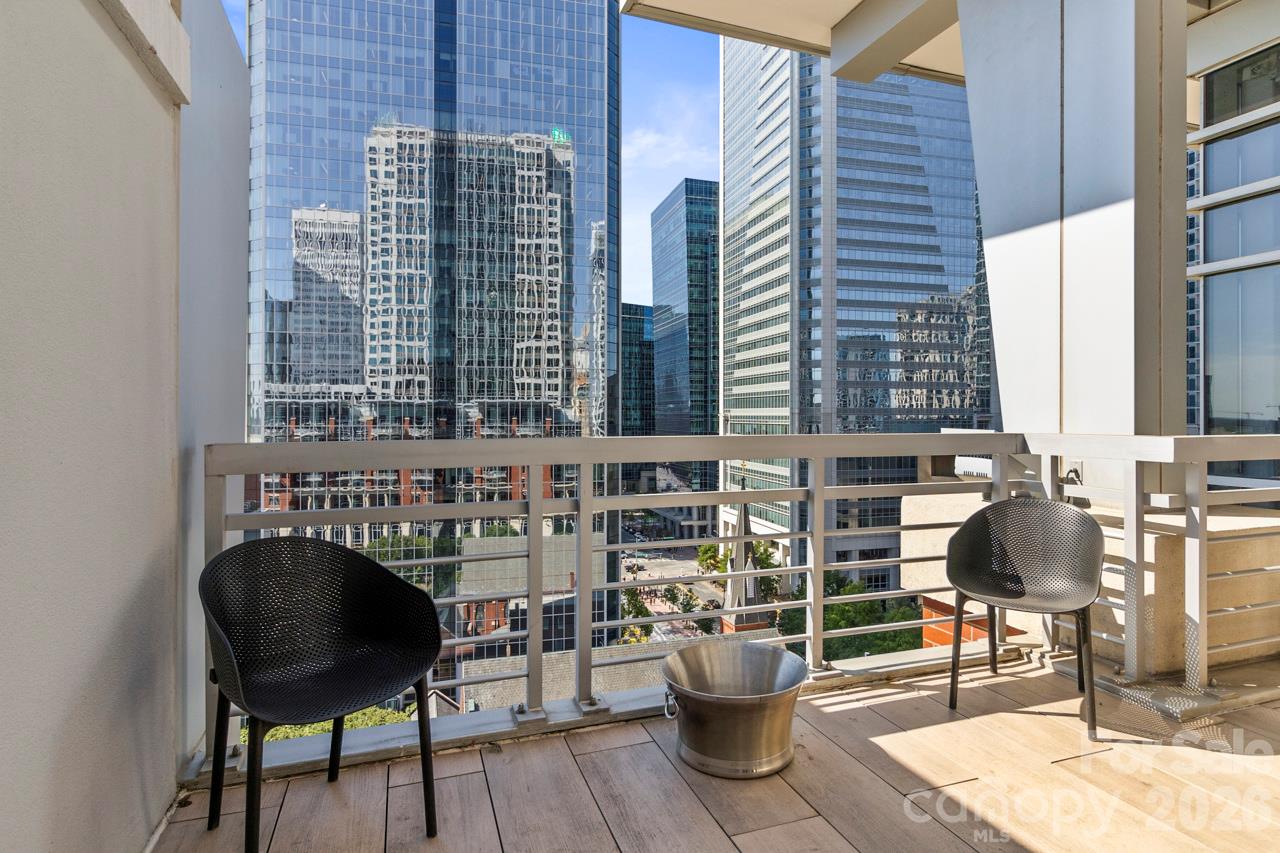 435 S Tryon Street Unit: 901