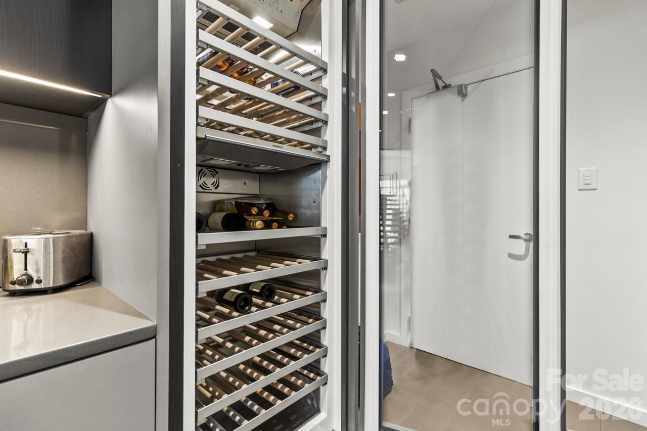 435 S Tryon Street Unit: 901