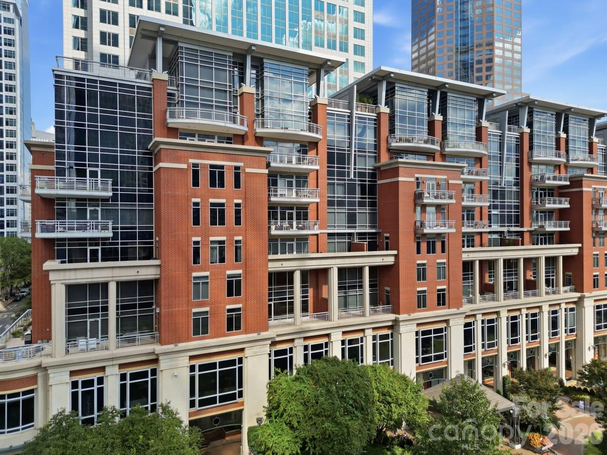 435 S Tryon Street Unit: 901