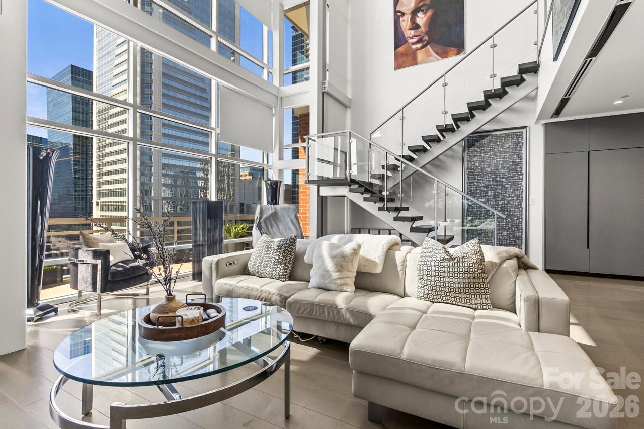 435 S Tryon Street Unit: 901