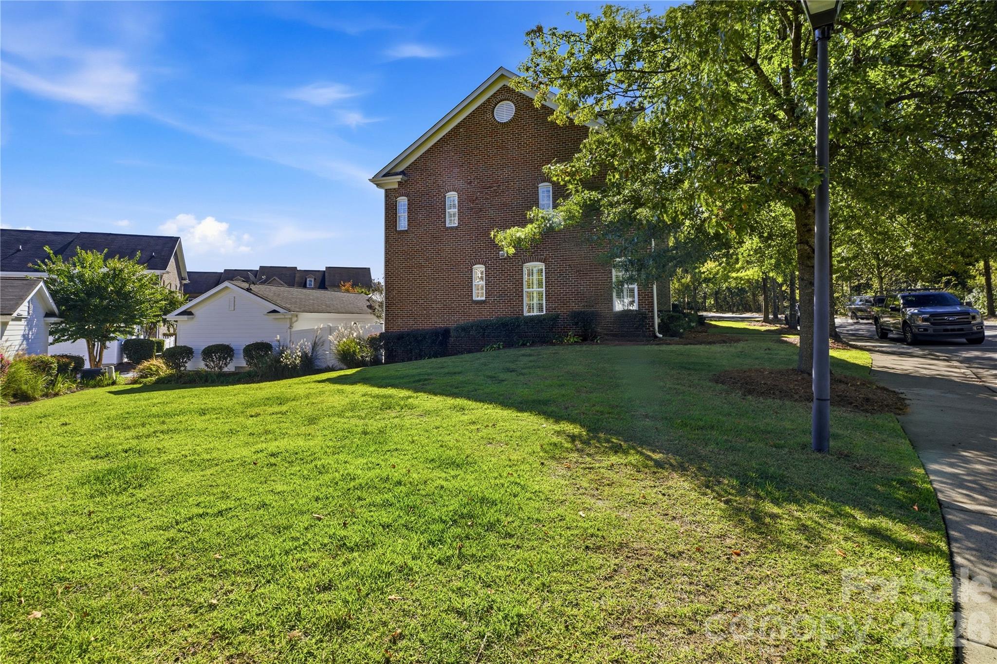 16918 Summers Walk Boulevard