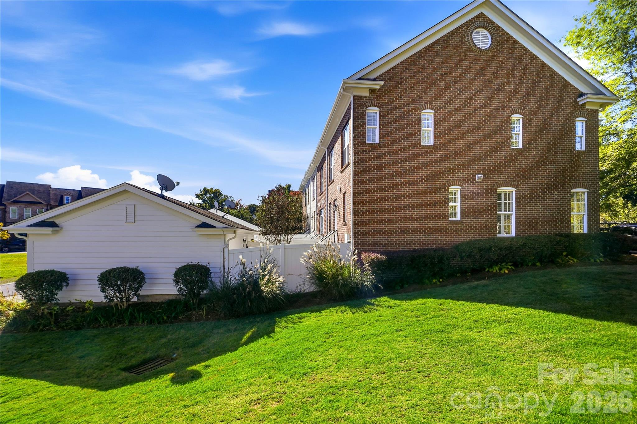 16918 Summers Walk Boulevard
