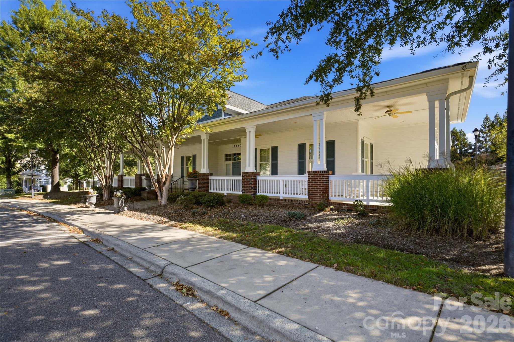 16918 Summers Walk Boulevard