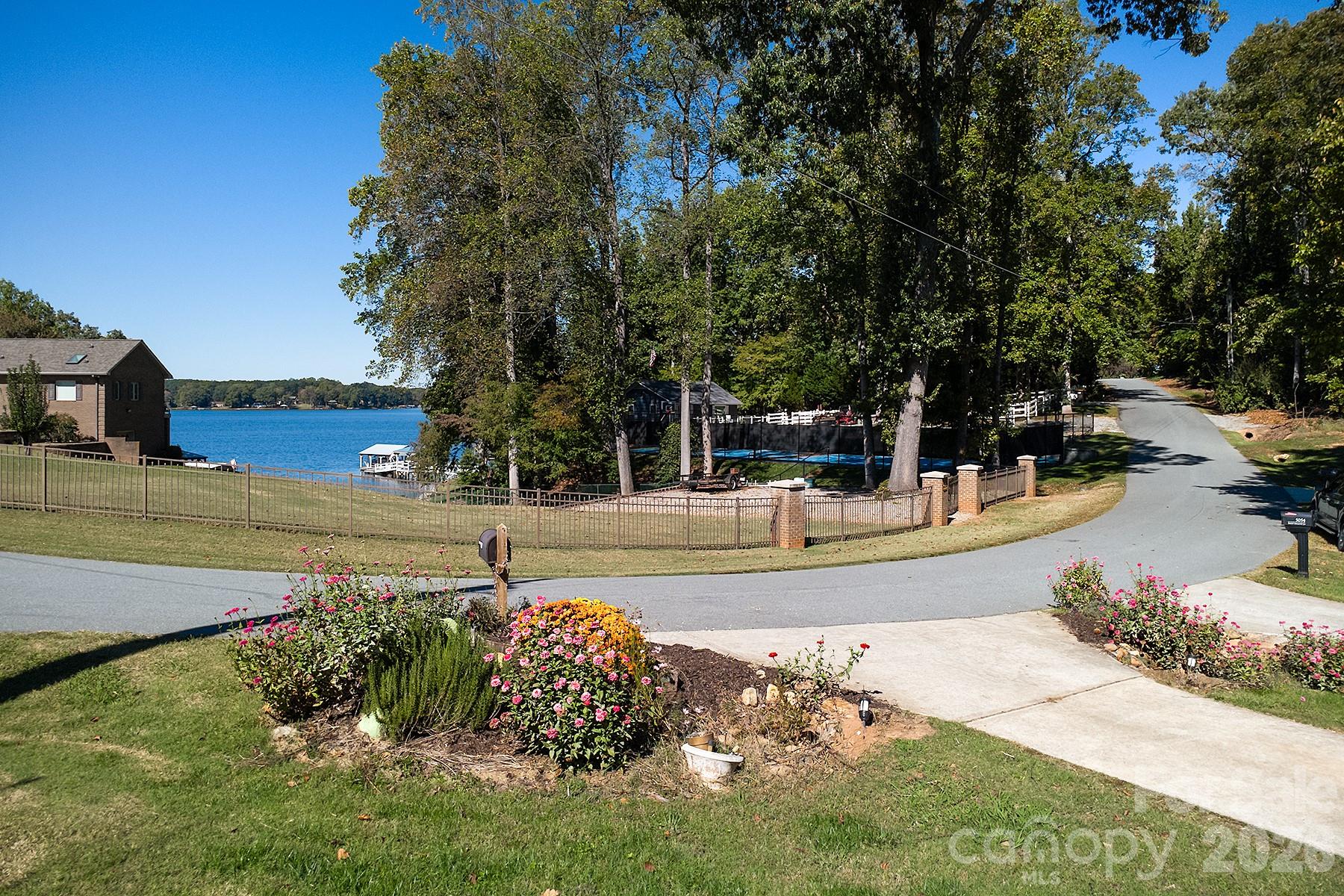 5050 Shady Meadow Lane Unit: 7