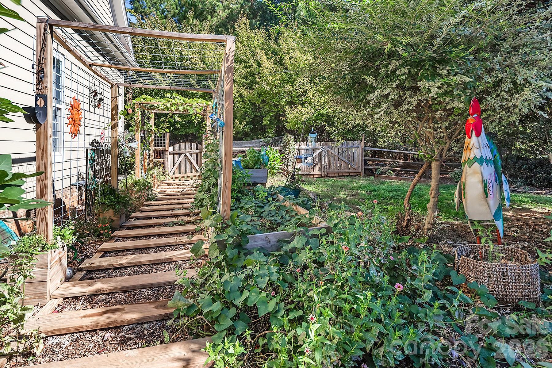 5050 Shady Meadow Lane Unit: 7