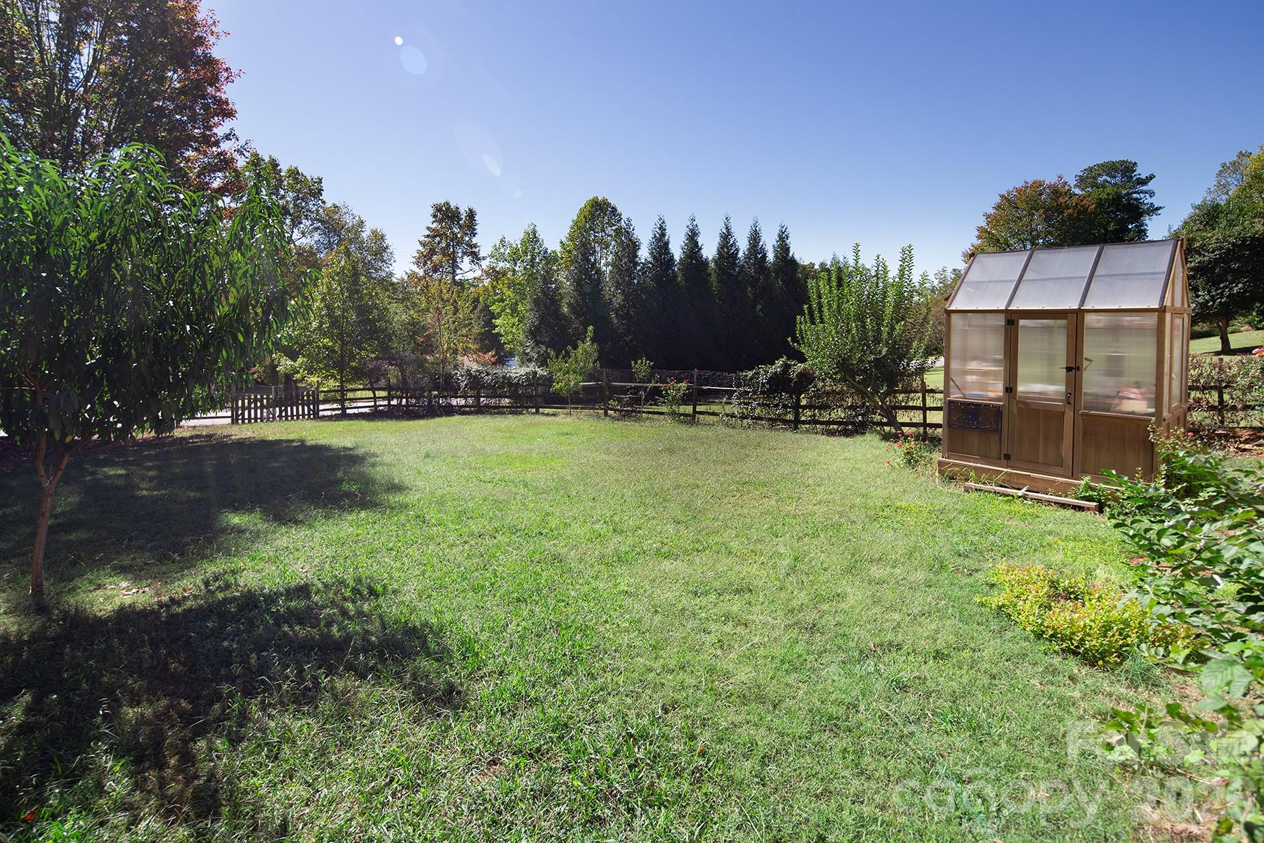 5050 Shady Meadow Lane Unit: 7