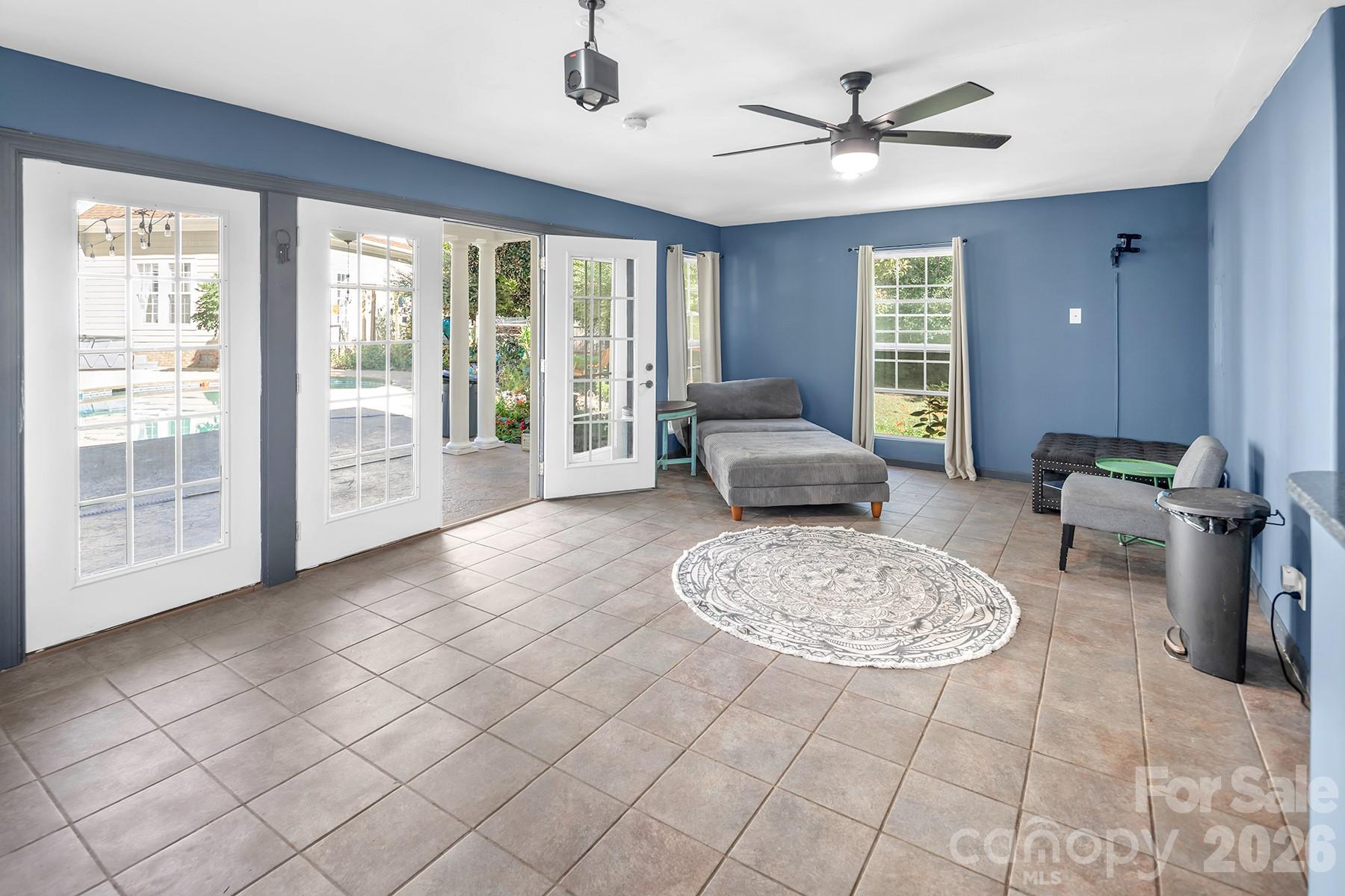 5050 Shady Meadow Lane Unit: 7