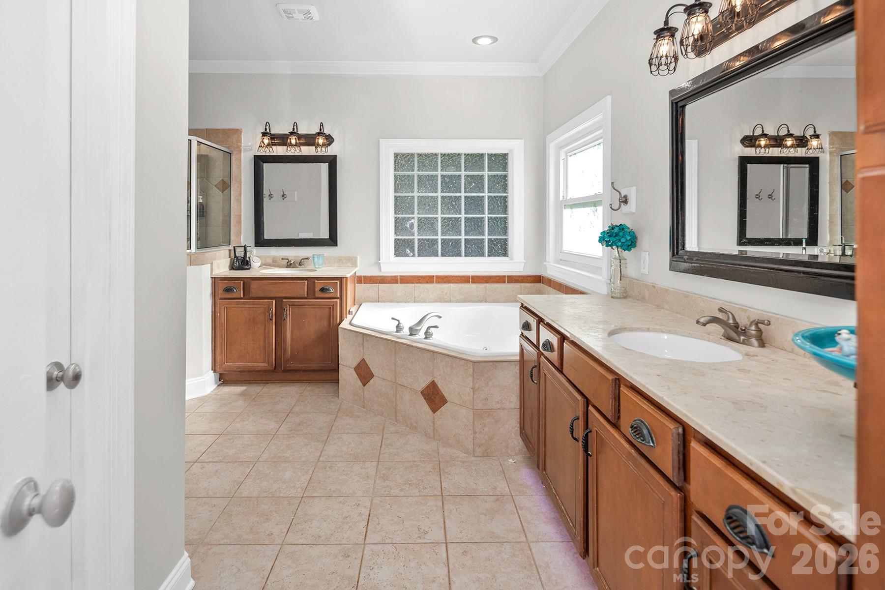 5050 Shady Meadow Lane Unit: 7