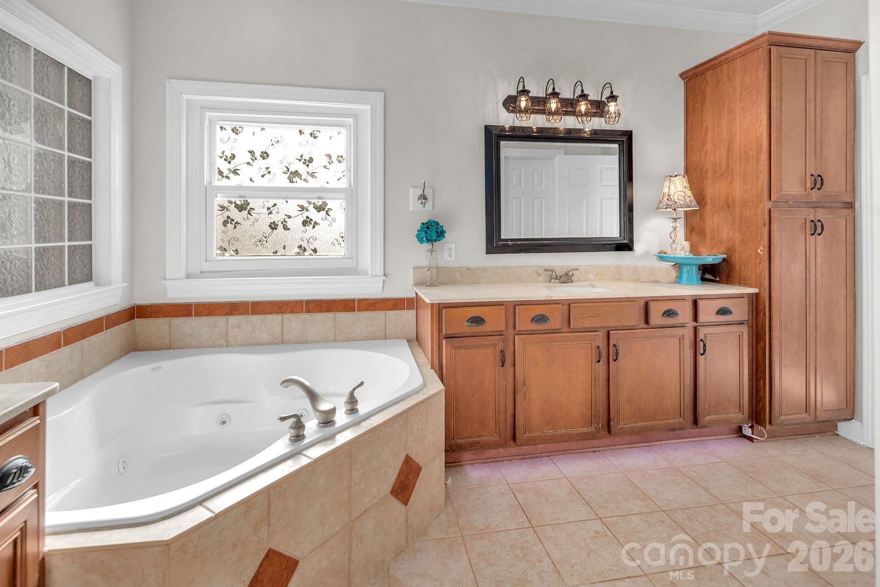 5050 Shady Meadow Lane Unit: 7
