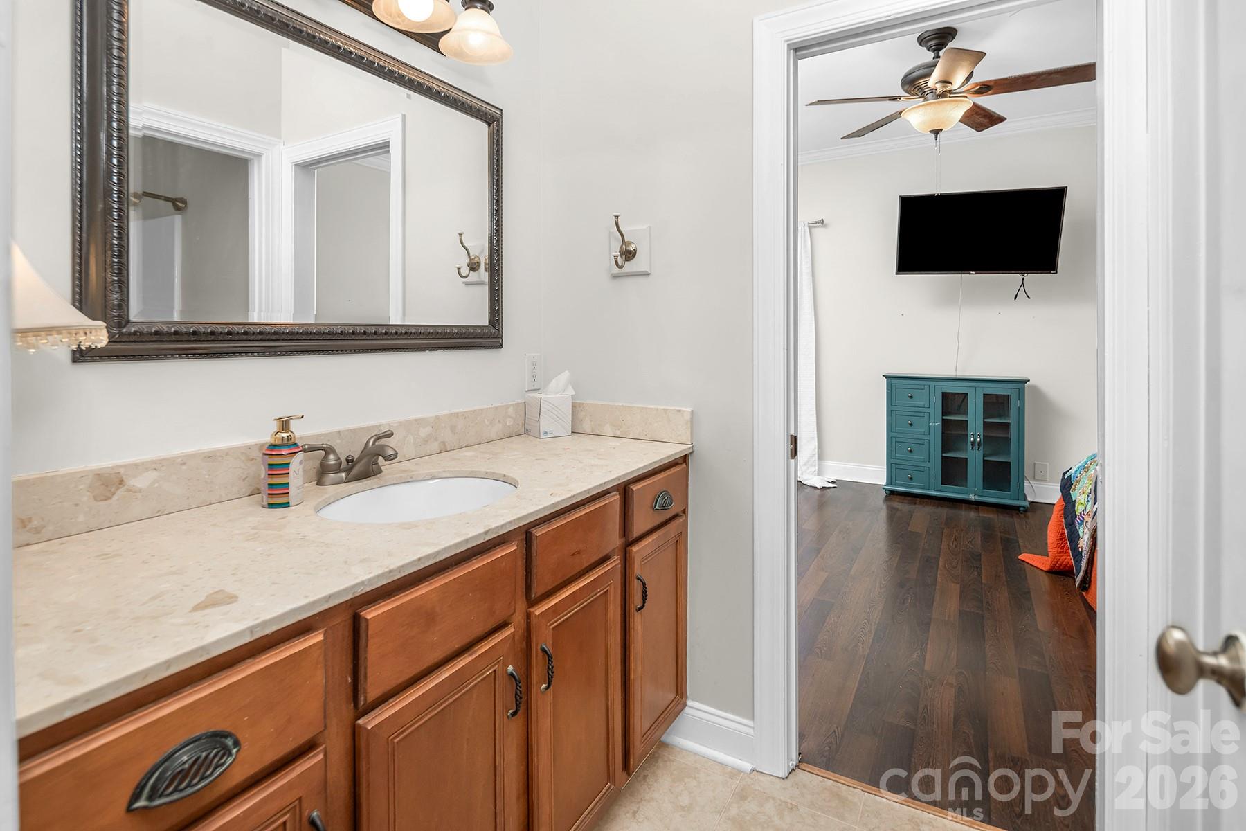 5050 Shady Meadow Lane Unit: 7