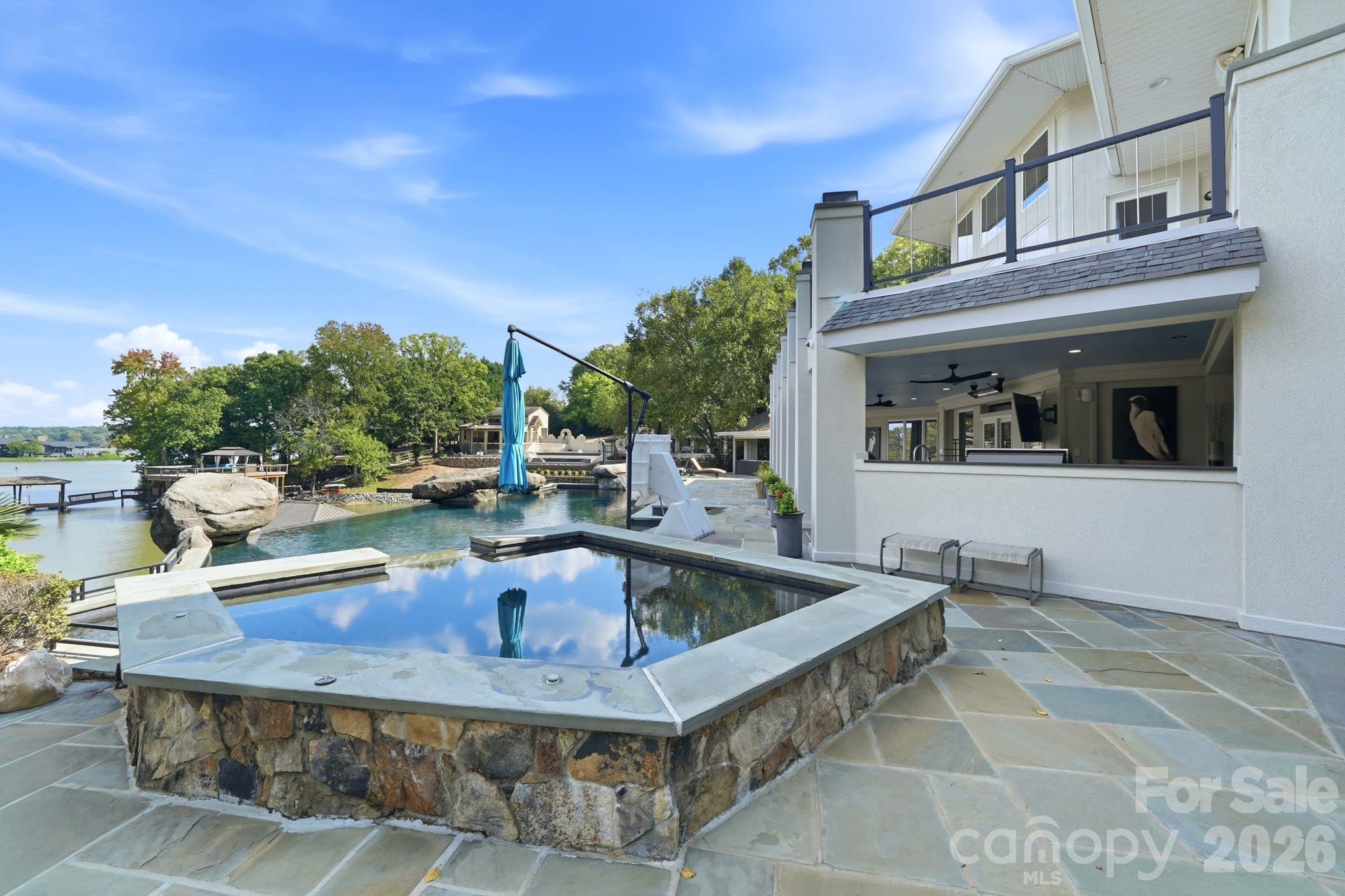 47 Hamiltons Ferry Road