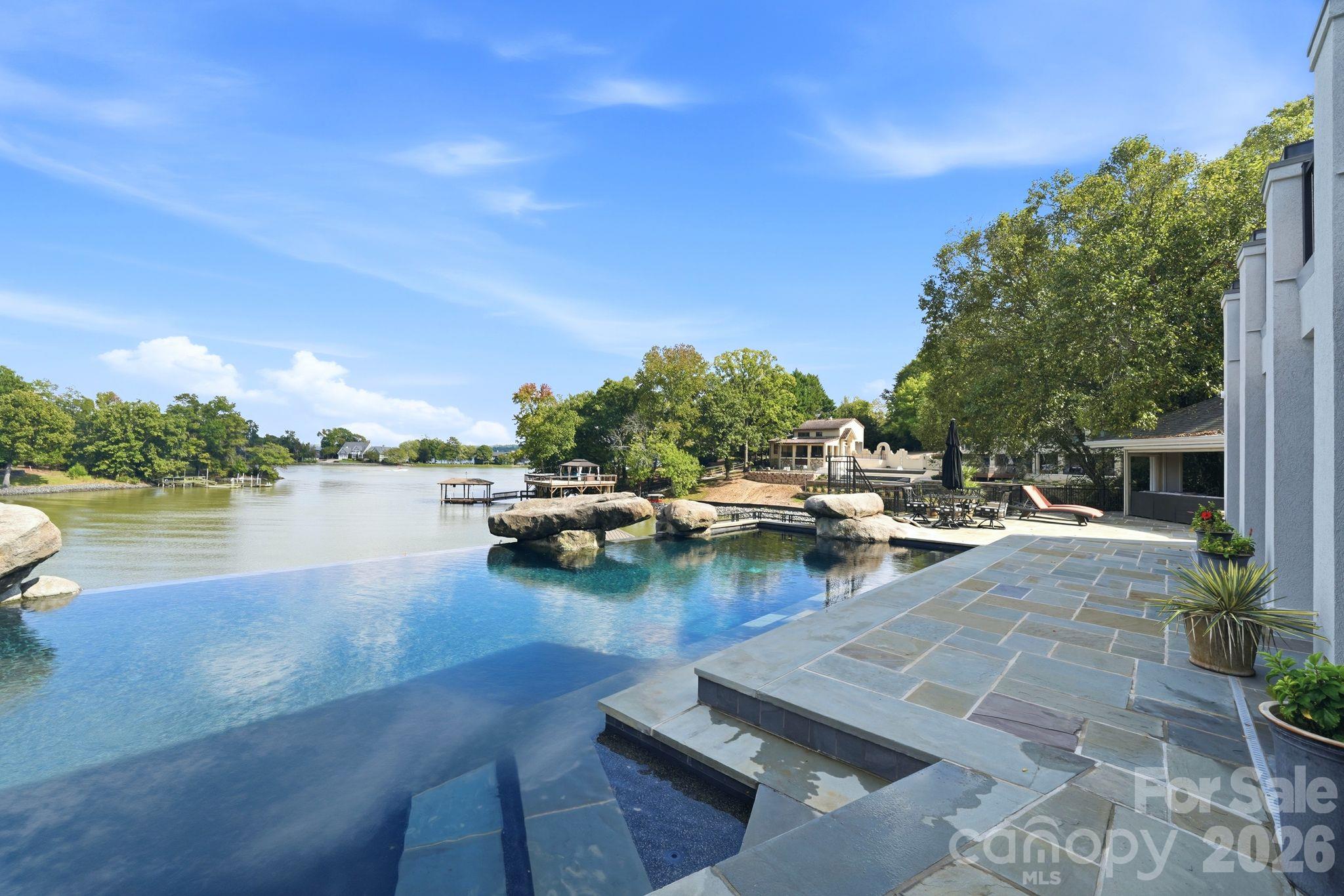 47 Hamiltons Ferry Road