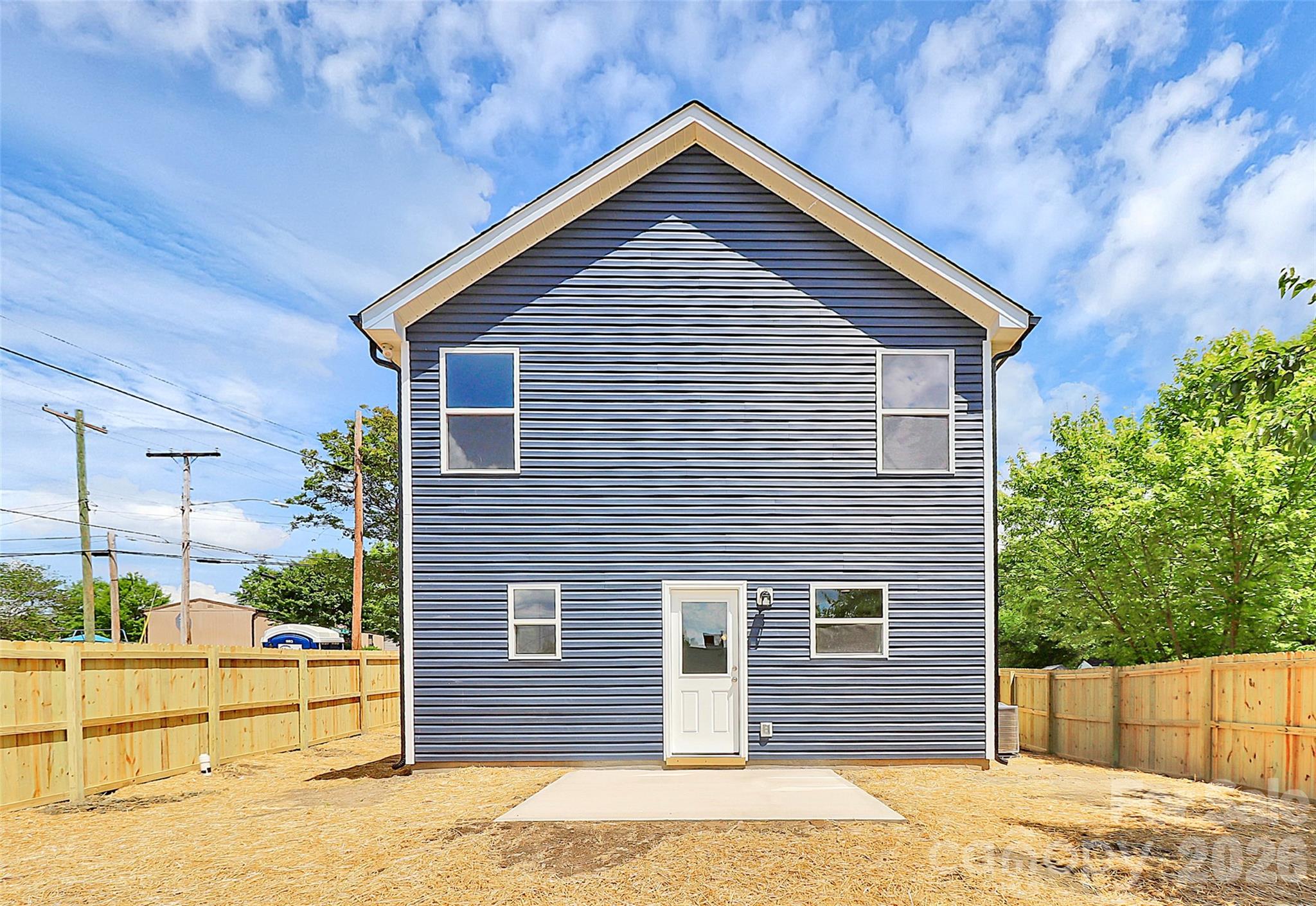 18 4th Avenue
