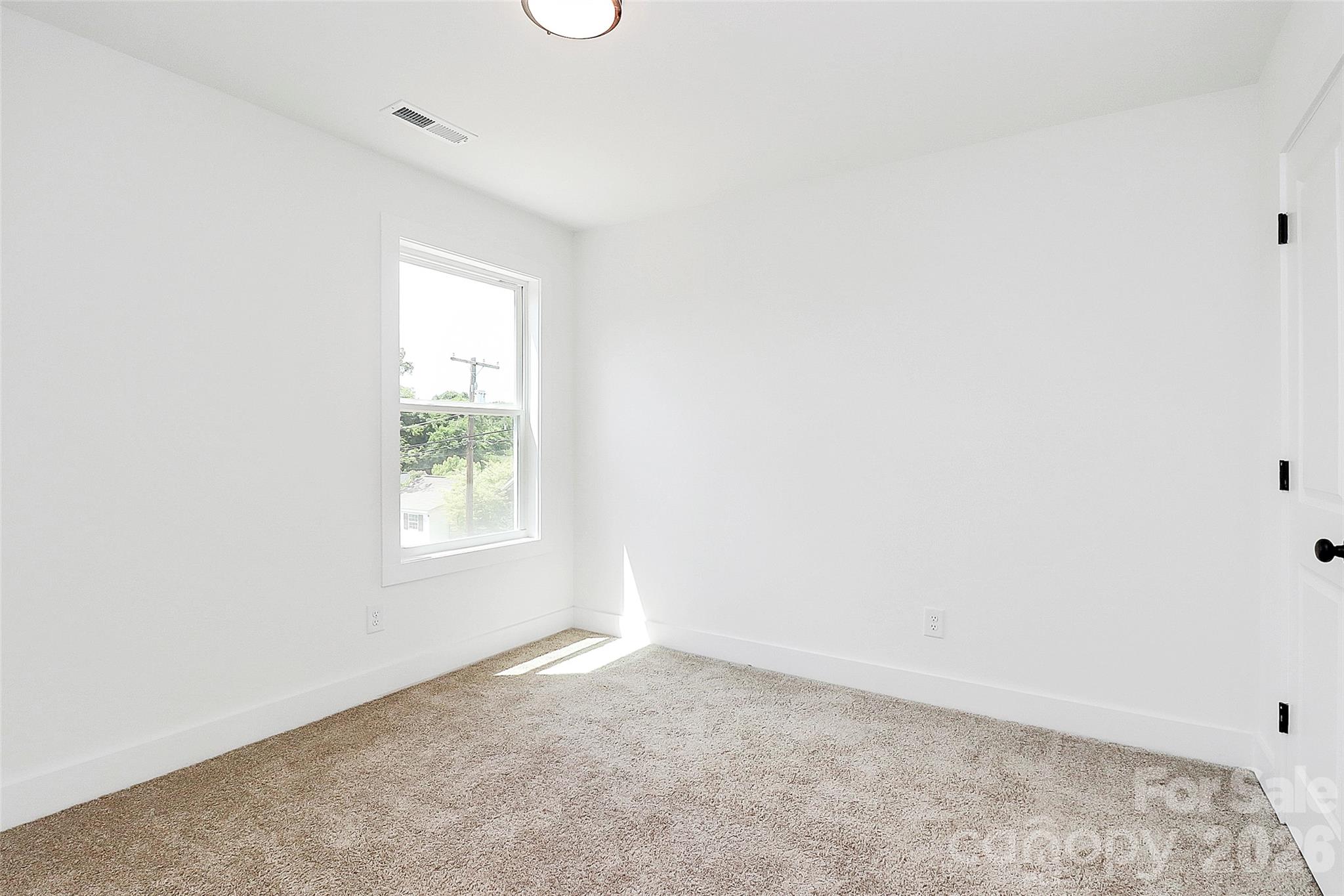 18 4th Avenue