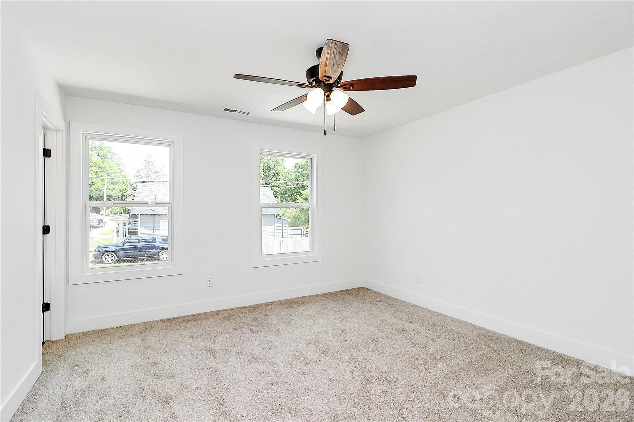 18 4th Avenue