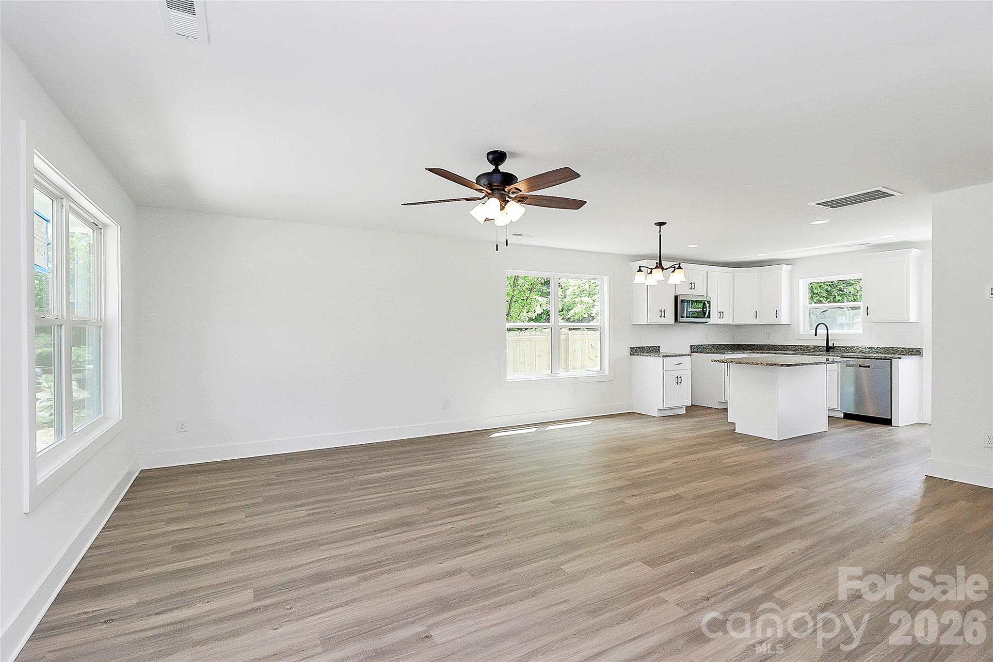 18 4th Avenue