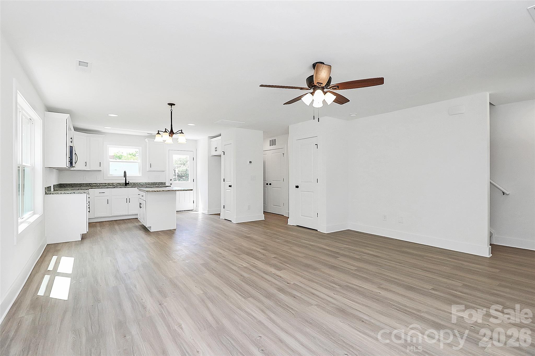 18 4th Avenue