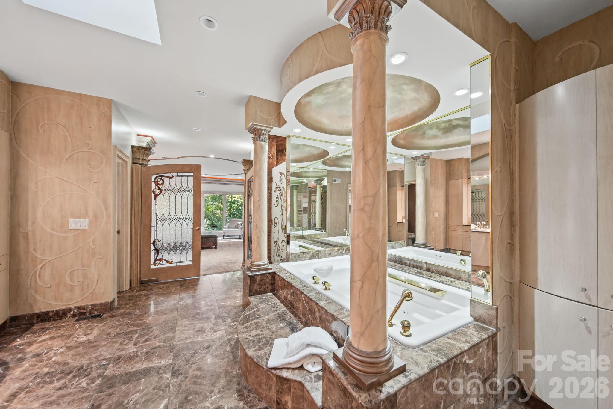 6 Thornwood Court