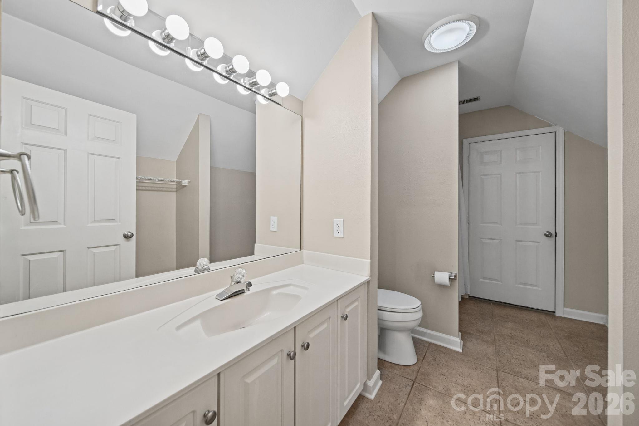 6 Thornwood Court
