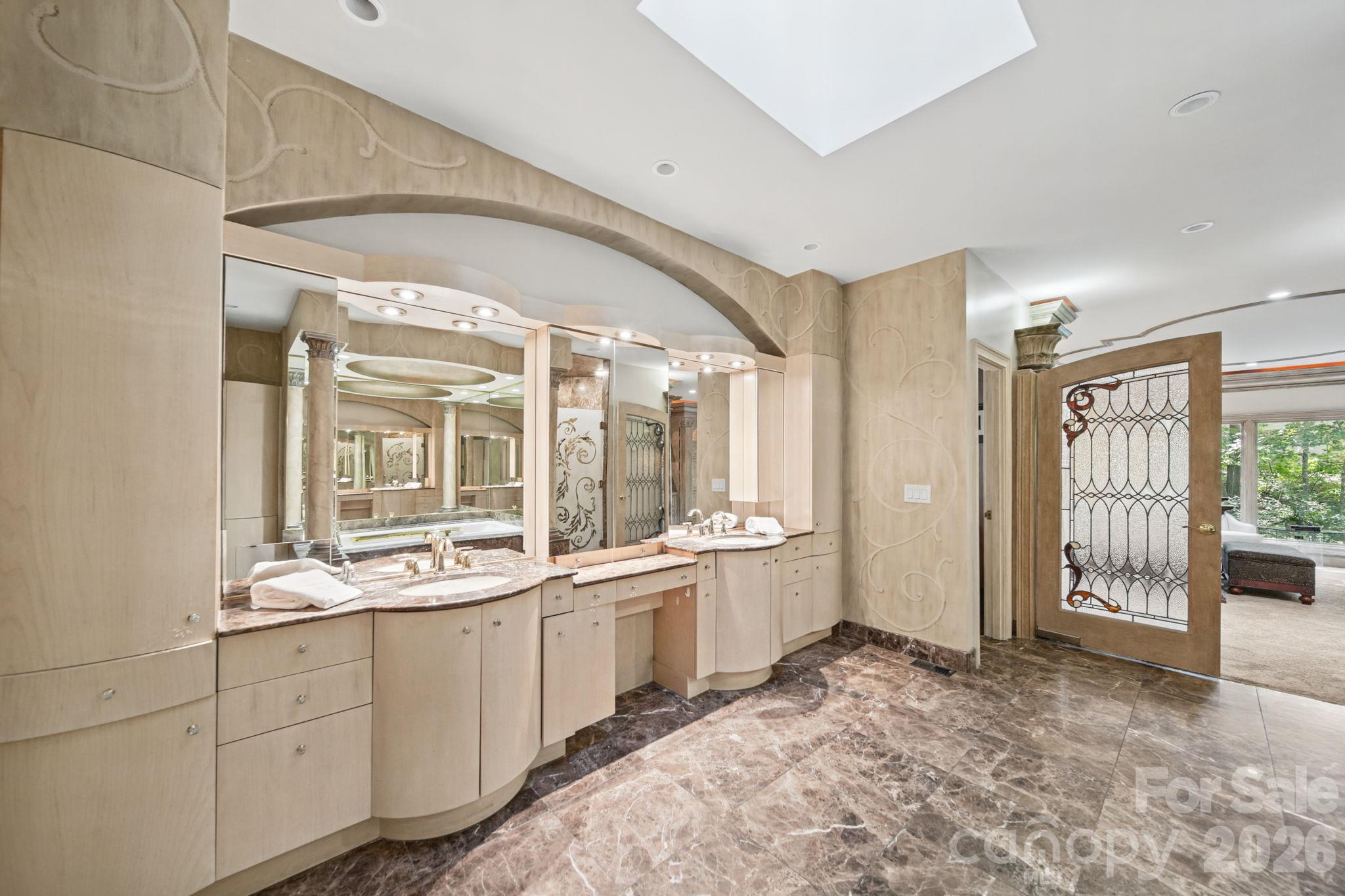 6 Thornwood Court