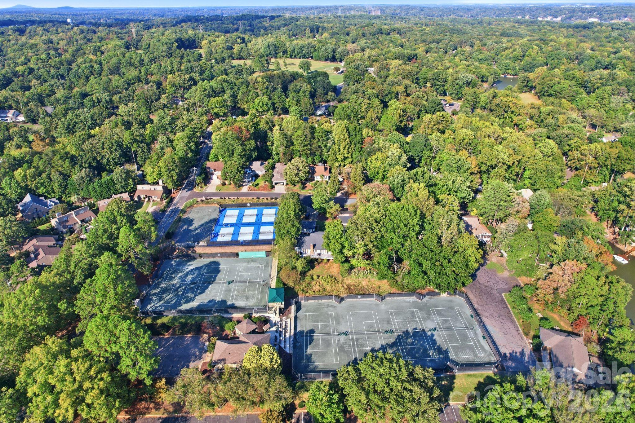 6 Thornwood Court
