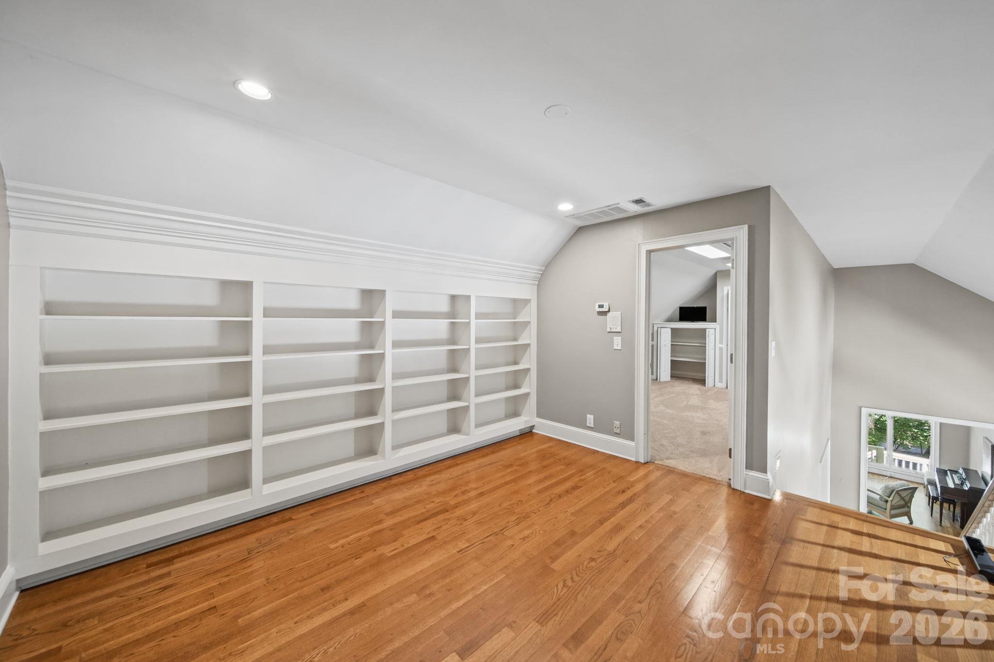6 Thornwood Court