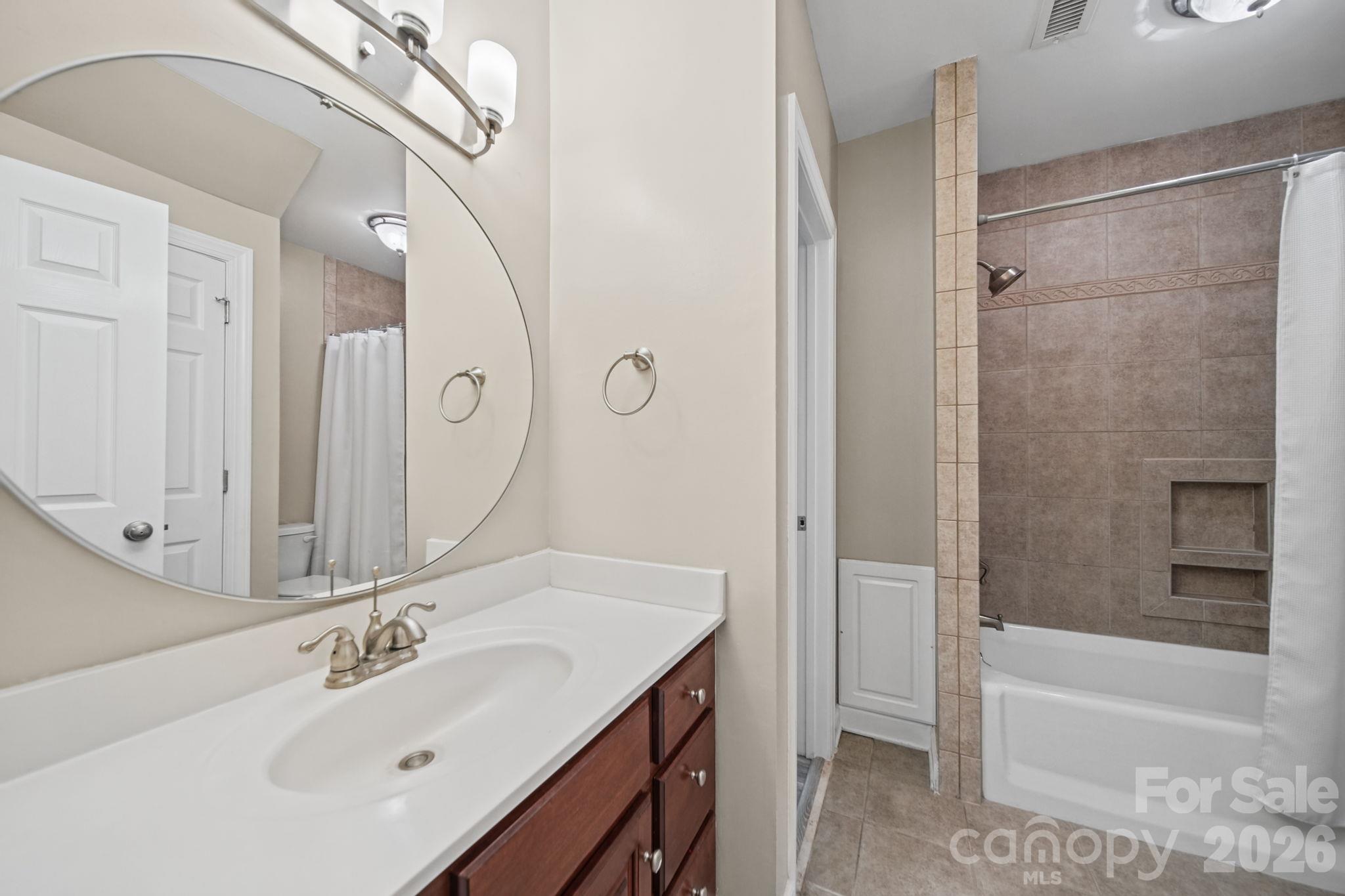 6 Thornwood Court