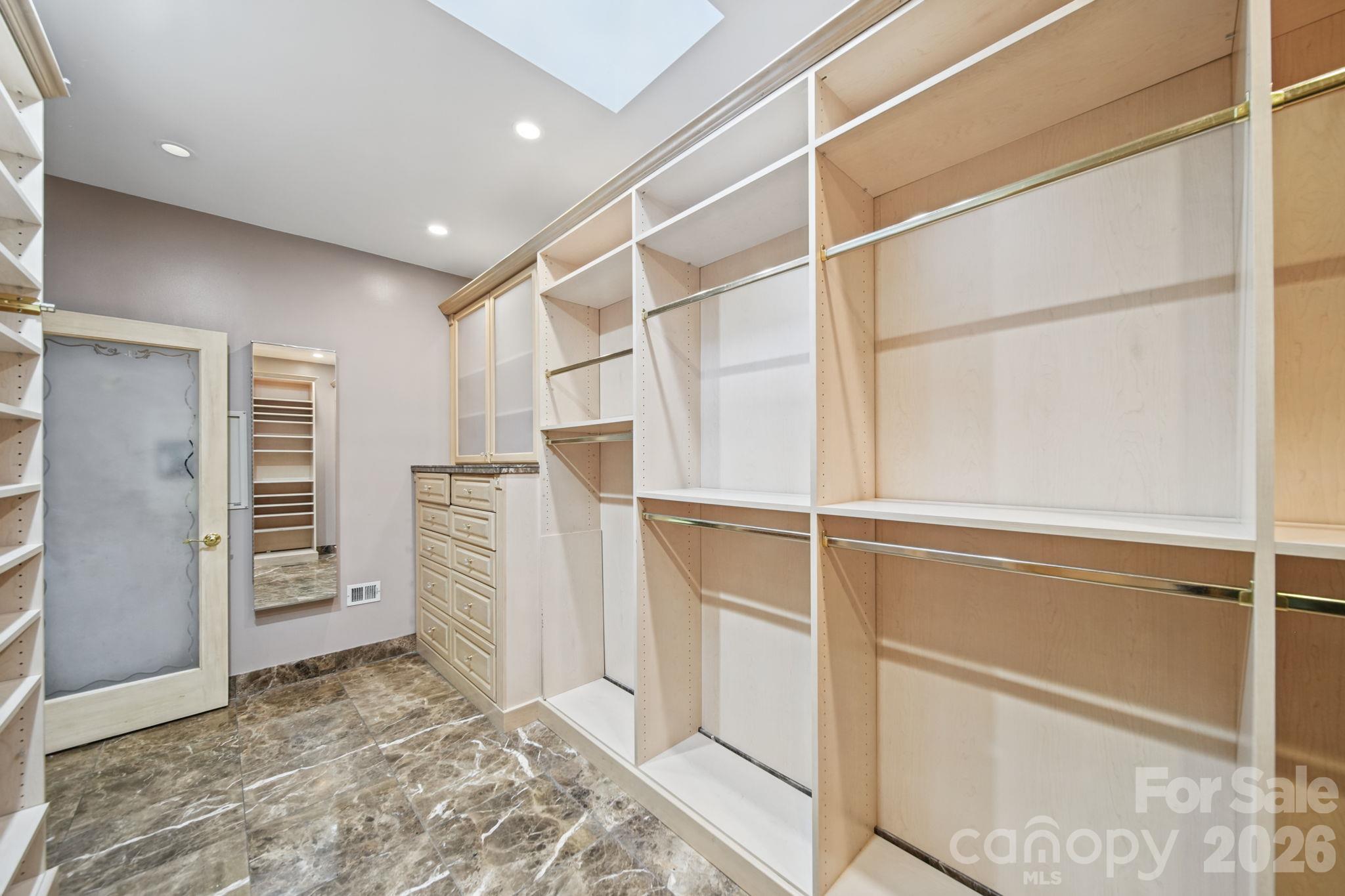 6 Thornwood Court