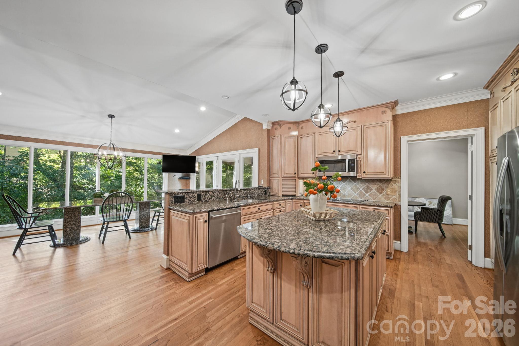 6 Thornwood Court