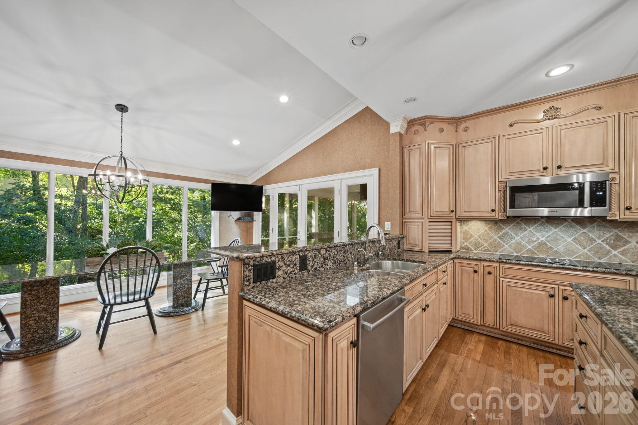 6 Thornwood Court