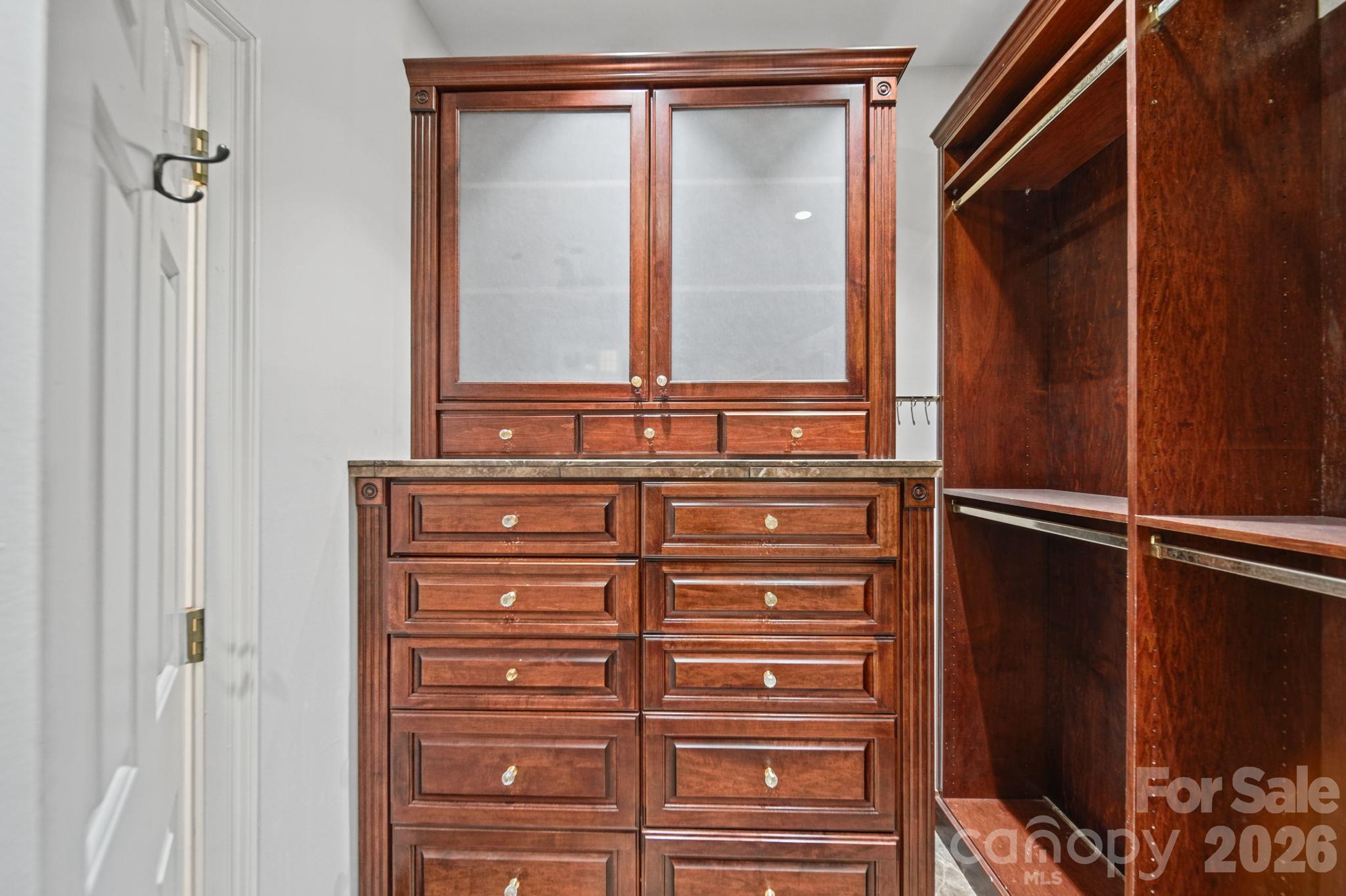 6 Thornwood Court