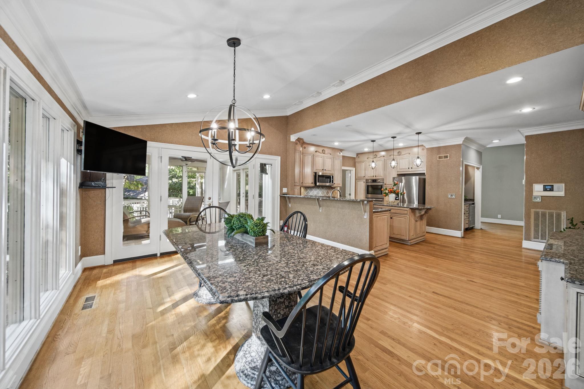 6 Thornwood Court