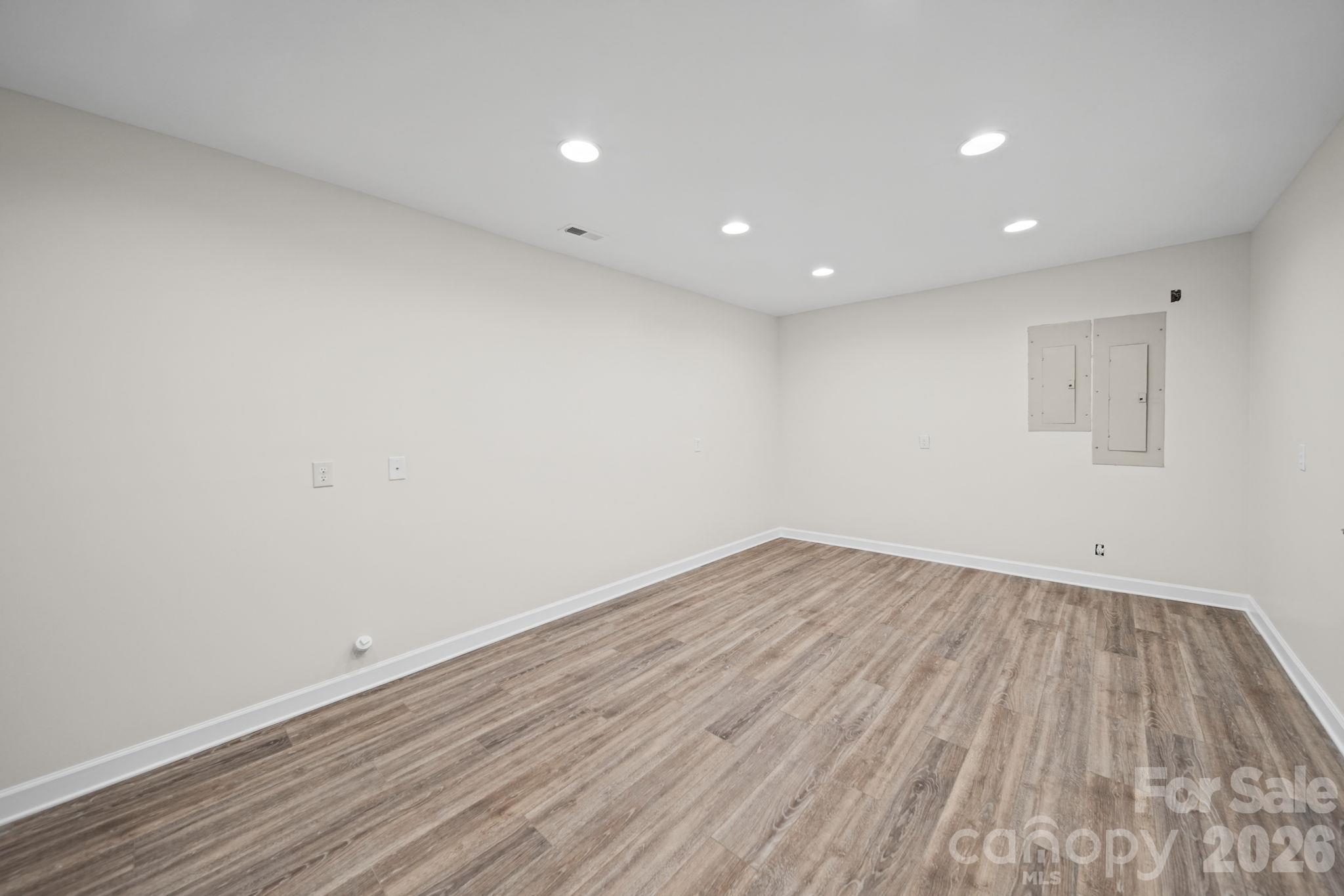 6 Thornwood Court