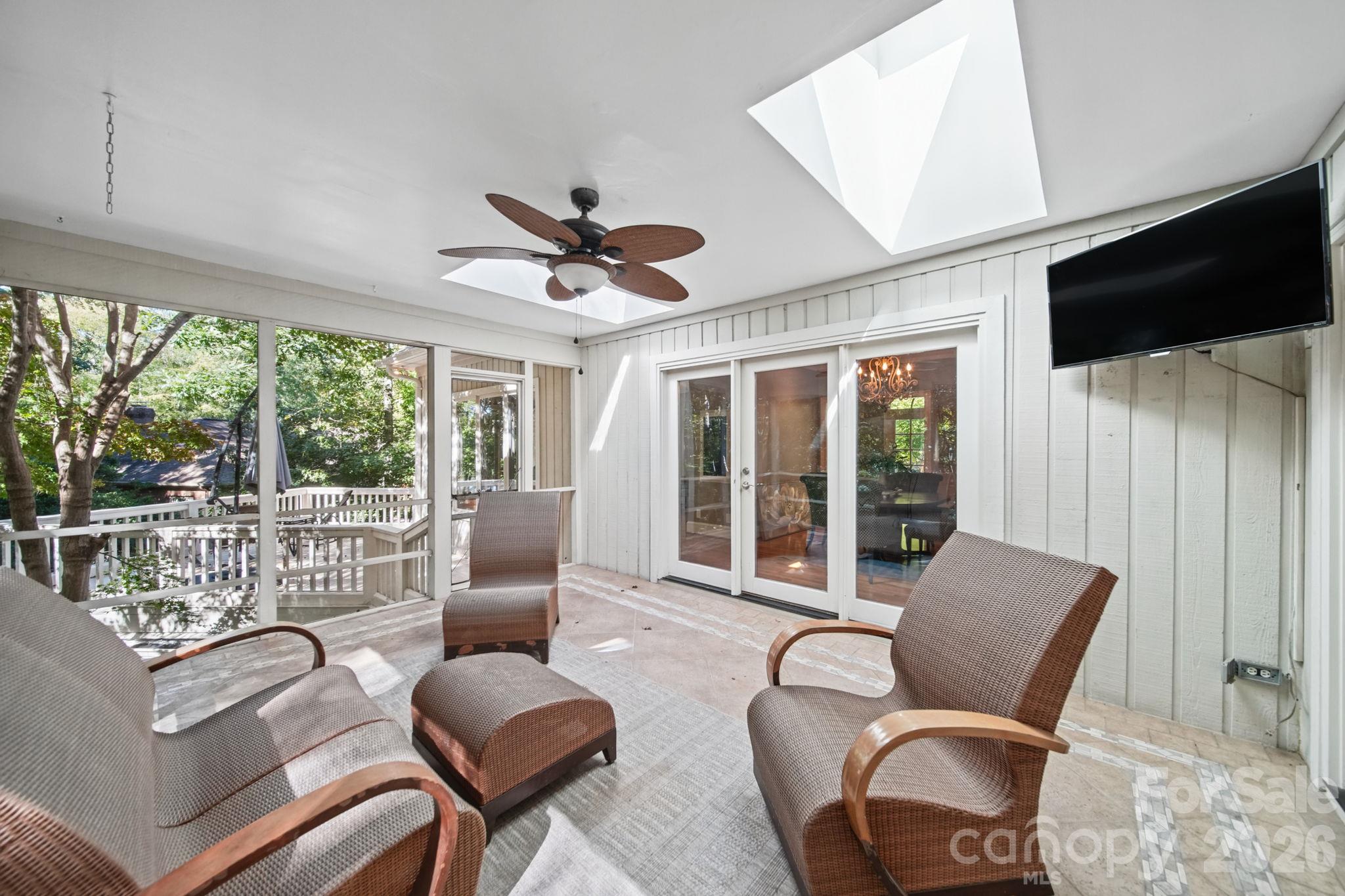 6 Thornwood Court