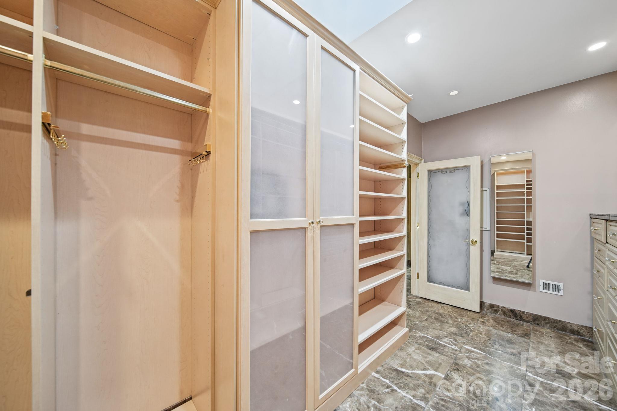 6 Thornwood Court