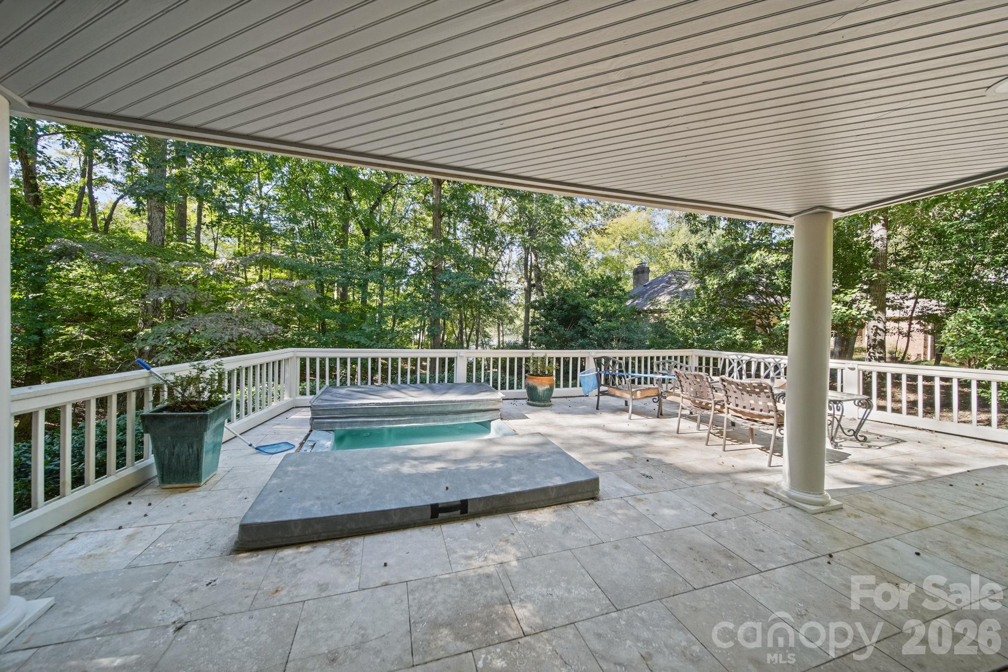 6 Thornwood Court