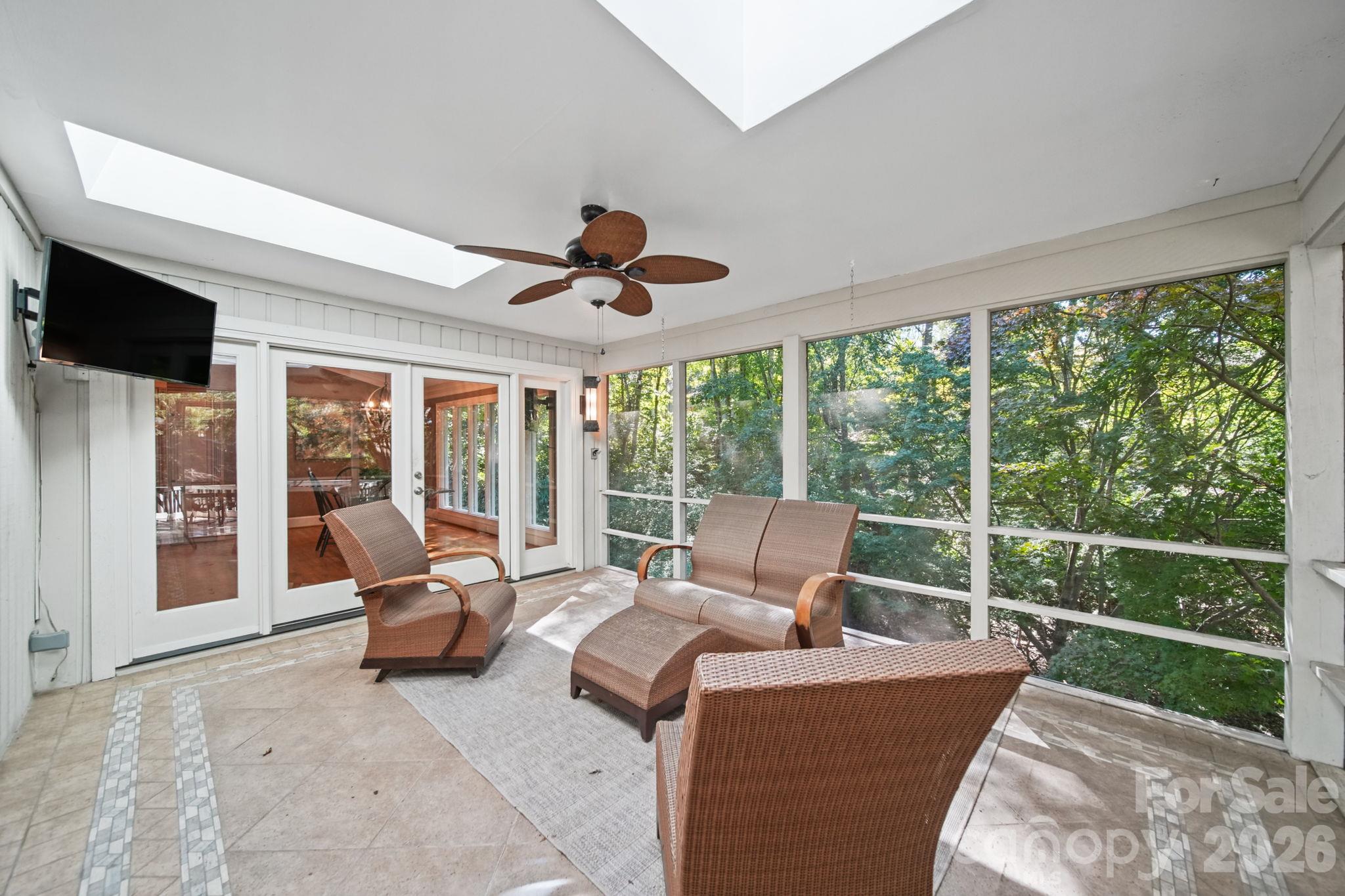 6 Thornwood Court