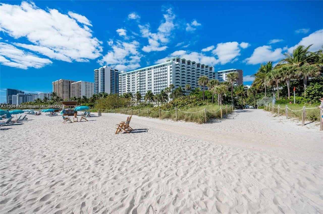 2899 Collins Ave # 1516
