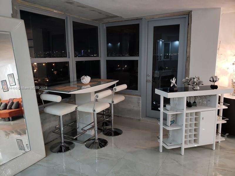 2899 Collins Ave # 1516