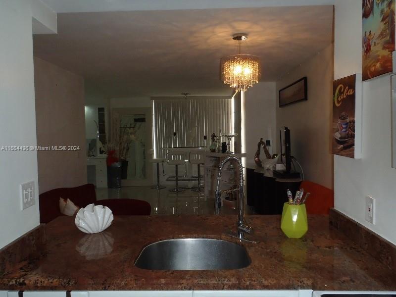 2899 Collins Ave # 1516