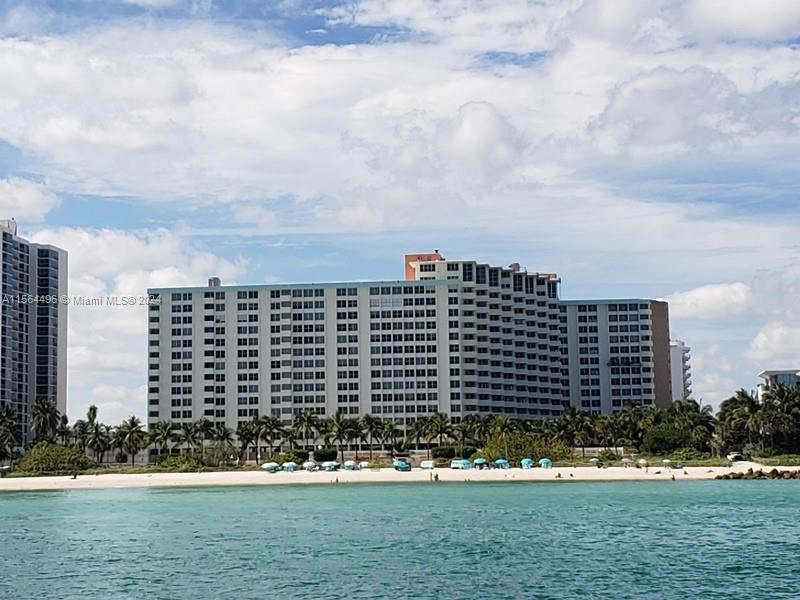 2899 Collins Ave # 1516