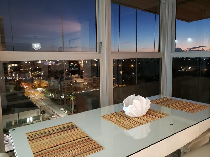 2899 Collins Ave # 1516