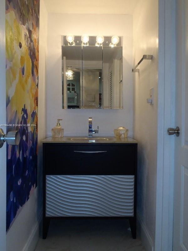 2899 Collins Ave # 1516