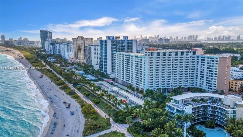 2899 Collins Ave # 1516