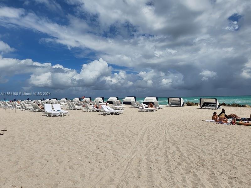 2899 Collins Ave # 1516
