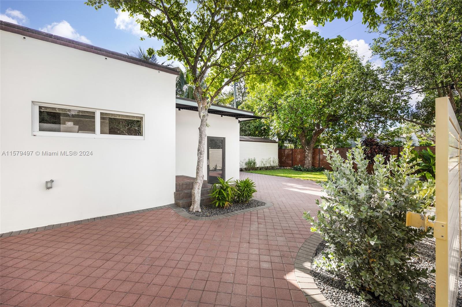 442 NW 46th St